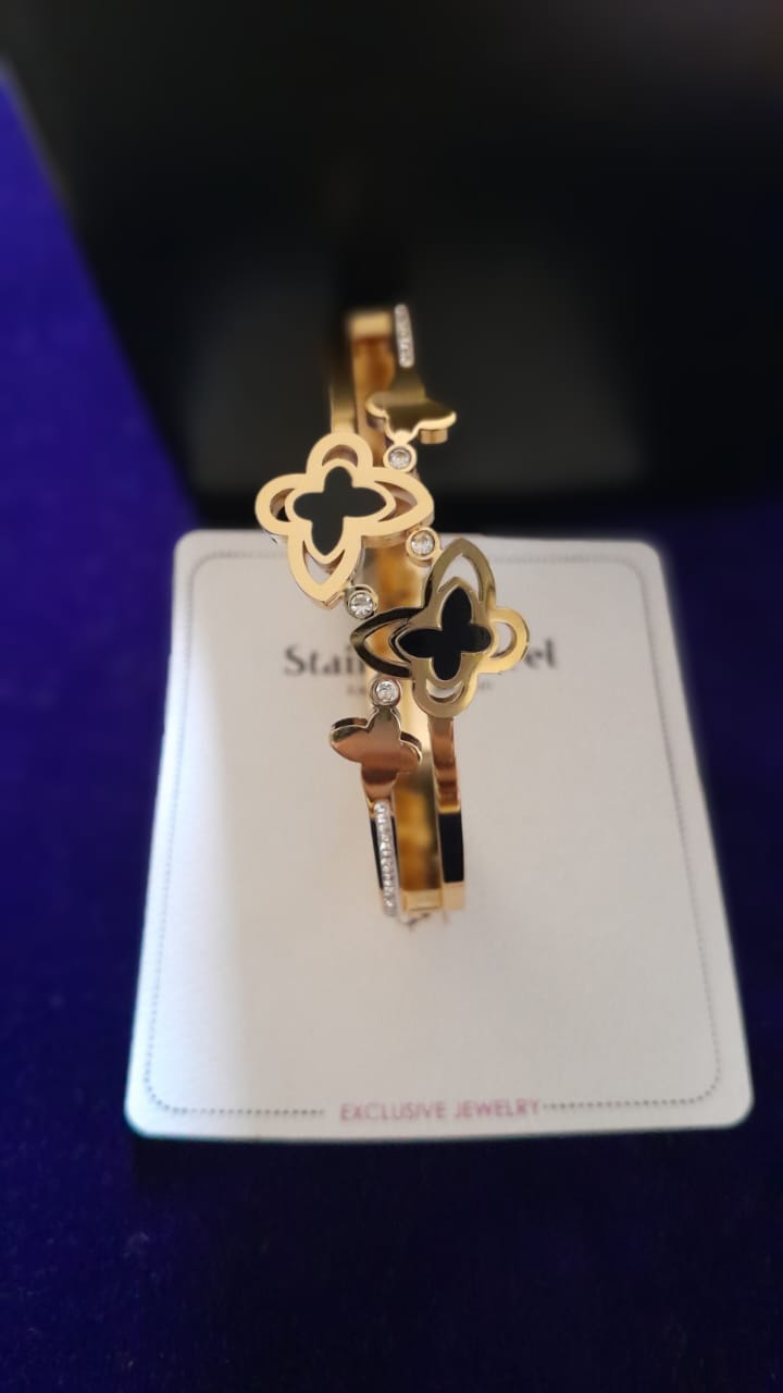 ARTIFICIAL-JEWELLERY-BRACELET-FOR-WOMEN