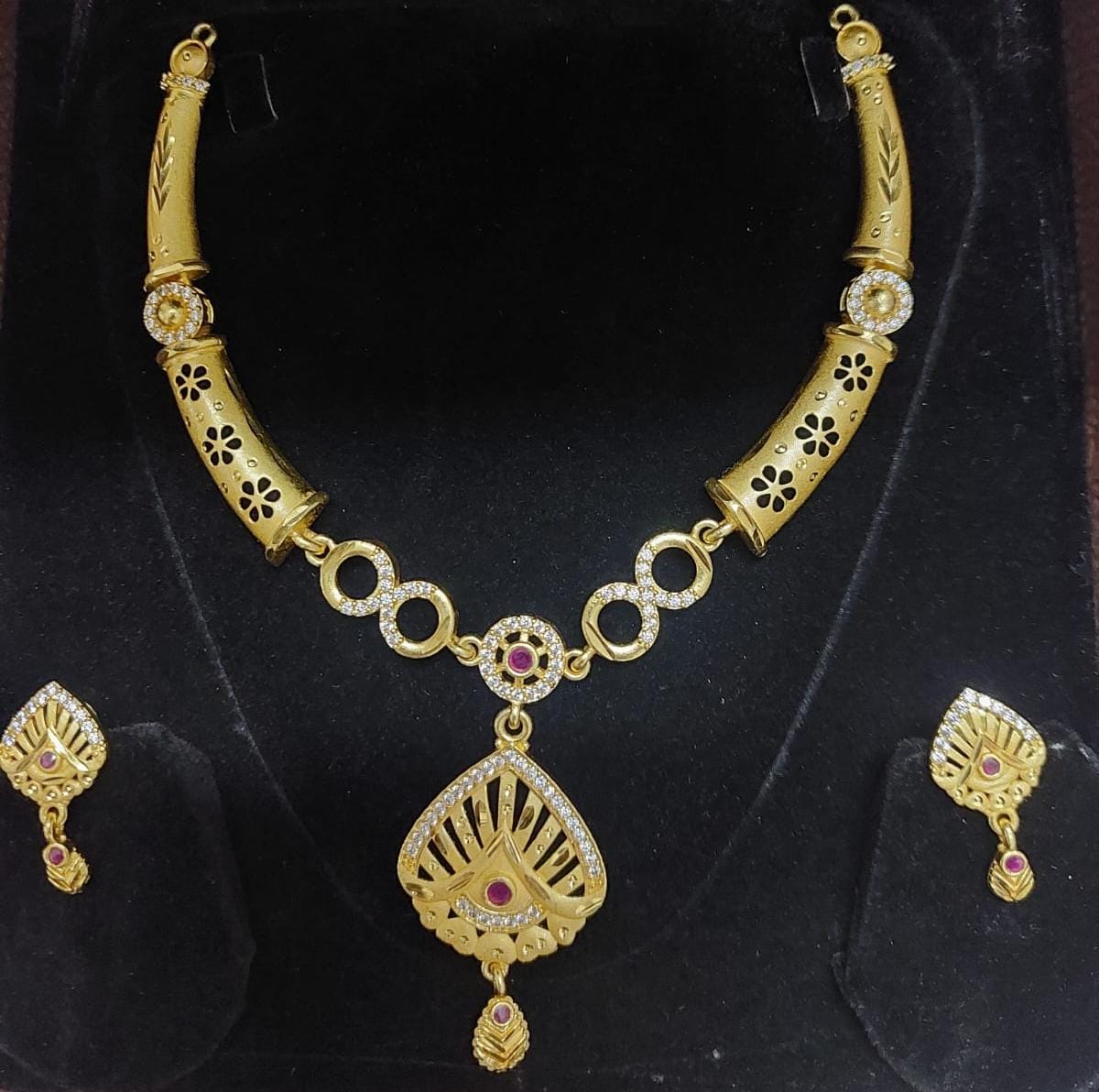 ARTIFICIAL-JEWELLERY-SET-FOR-WOMEN