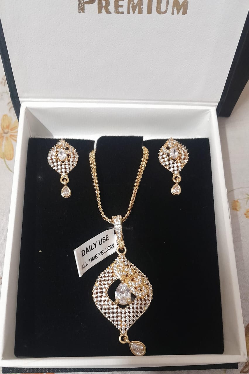 ARTIFICIAL-JEWELLERY-SET-FOR-WOMEN